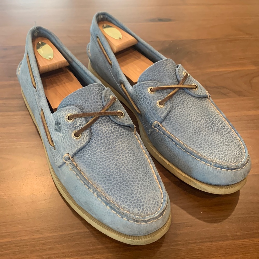 Sperry’s Authentic Original 2-Eye Rancher blue boat shoe (men’s 11)